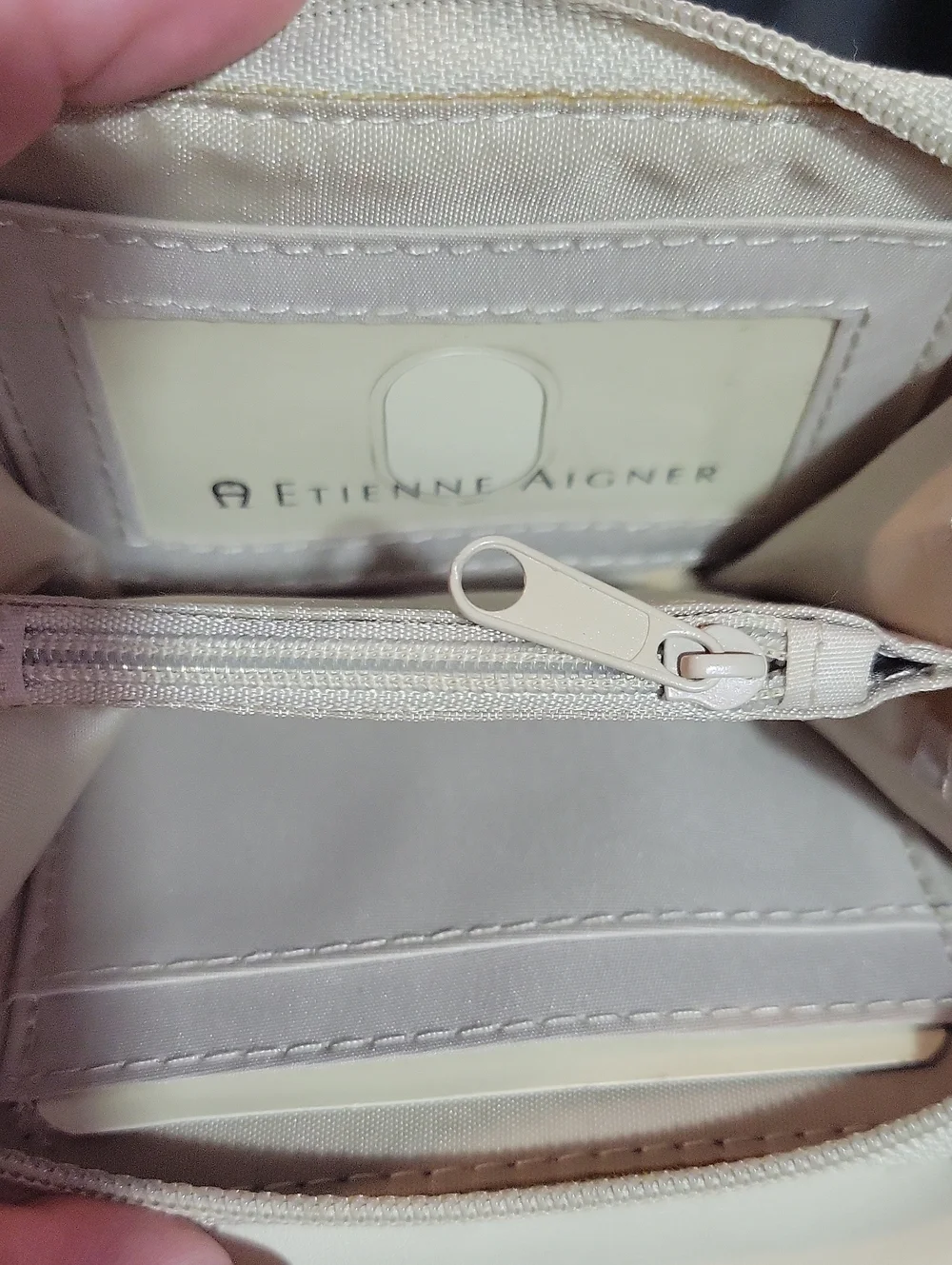 Etienne Aigner compact soft
